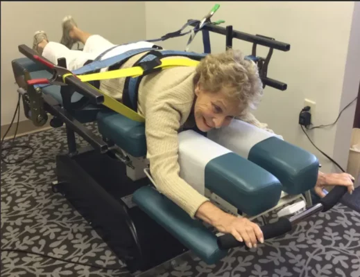 80歳以上の成人の脊柱側湾症