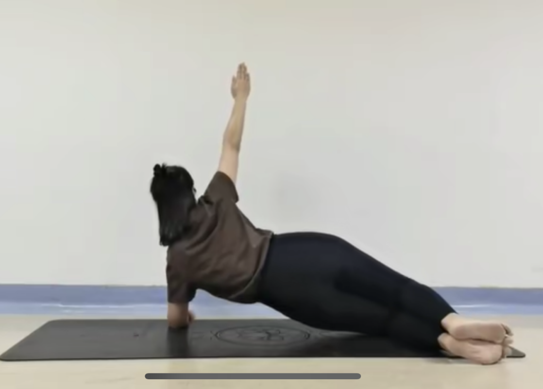 Infographic on fixing scoliosis naturally: simple daily exercises and techniques to relieve scoliosis in just 4 minutes a day.